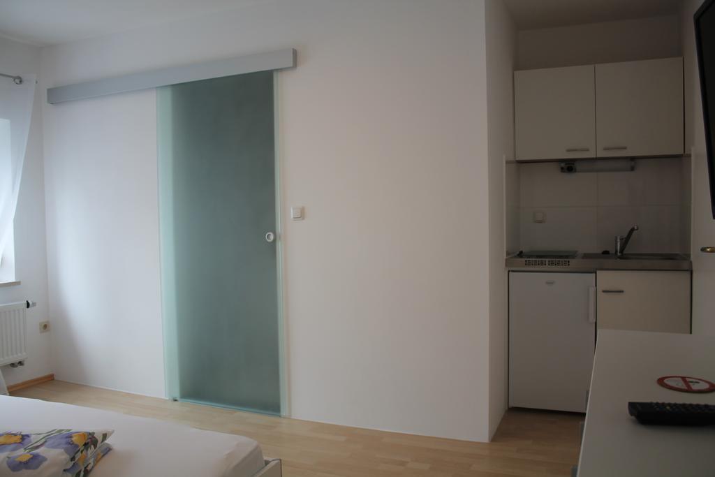 Appartements-Steinkirchner 施特劳宾 客房 照片